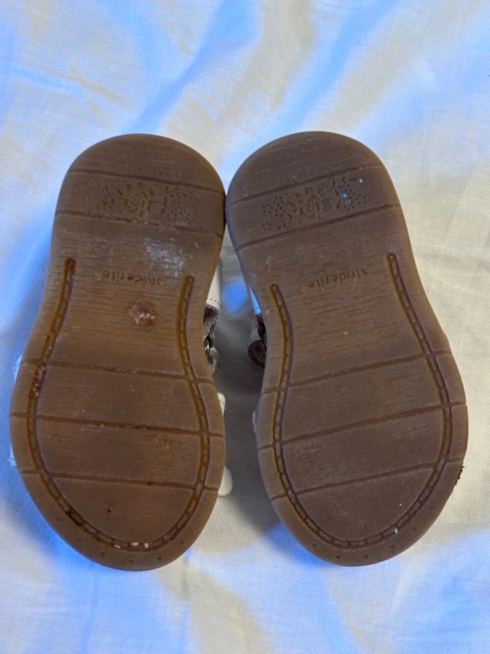 Stride Rite Size 4 Infant Sandal - Picture 2 of 4